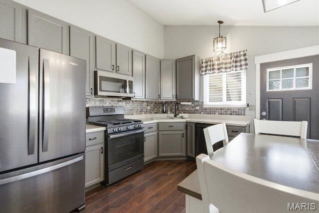 5043 Country View Drive, Imperial, MO 63052