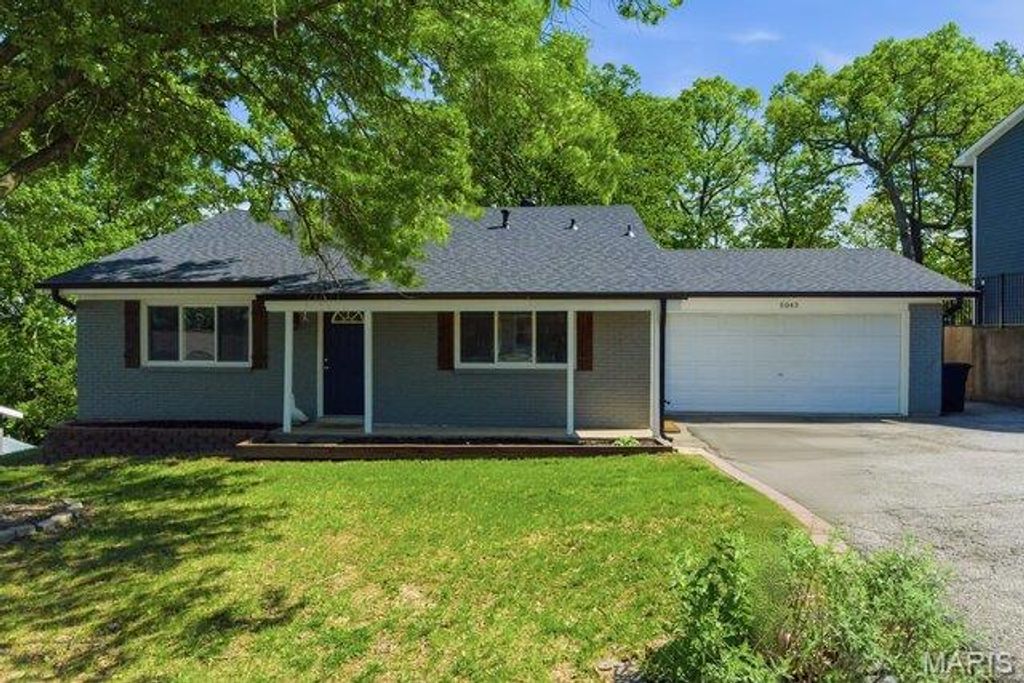 5043 Country View Drive, Imperial, MO 63052