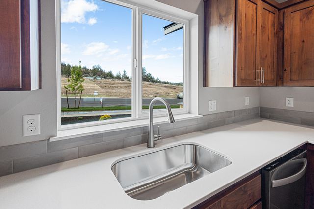 582 SW H Street Lot 1, Madras, OR 97741