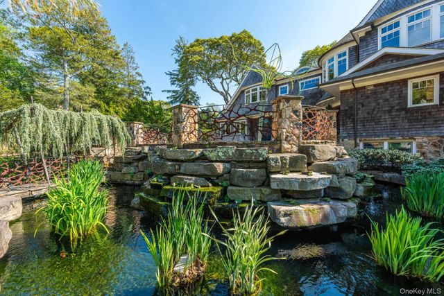 1350 W Cove Road, Cutchogue, NY 11935