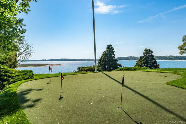 1350 W Cove Road, Cutchogue, NY 11935