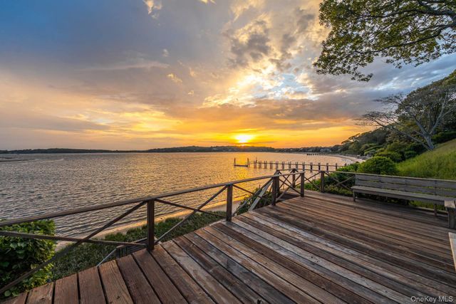 1350 W Cove Road, Cutchogue, NY 11935