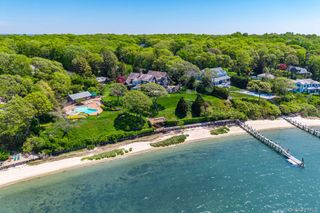 1350 W Cove Road, Cutchogue, NY 11935