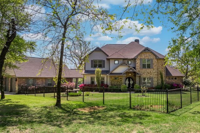211 Sandpiper Drive, Mabank, TX 75156
