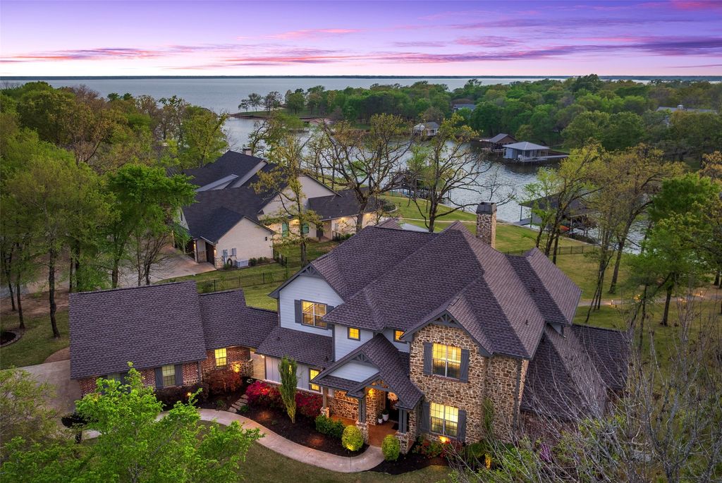 211 Sandpiper Drive, Mabank, TX 75156