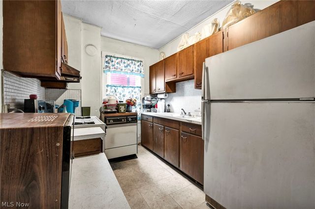 9220 Adams Avenue, Cleveland, OH 44108