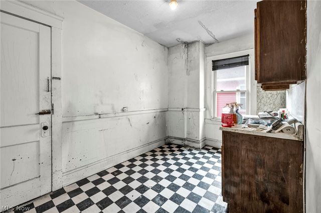 9220 Adams Avenue, Cleveland, OH 44108