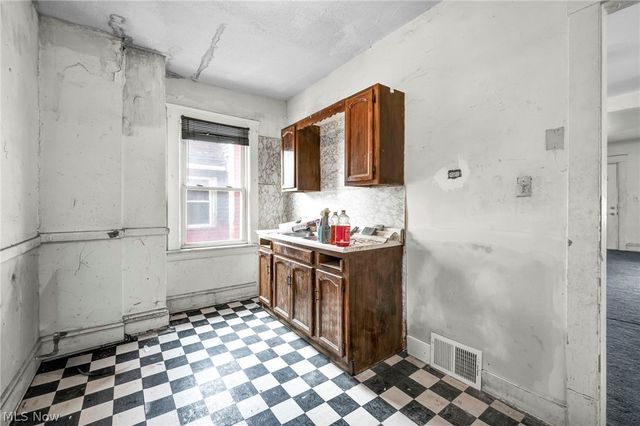 9220 Adams Avenue, Cleveland, OH 44108