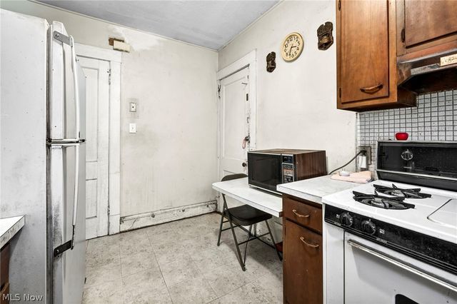 9220 Adams Avenue, Cleveland, OH 44108