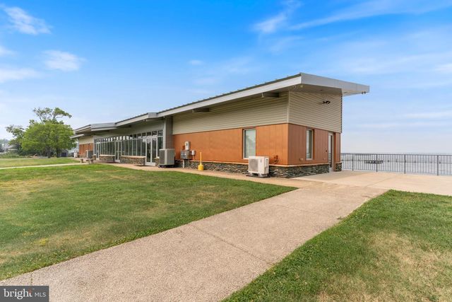 850 HOLLY AVE, Edgewater, MD 21037