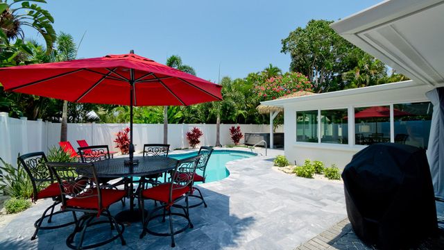 504 69th Street, Holmes Beach, FL 34217