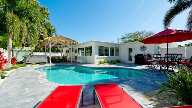 504 69th Street, Holmes Beach, FL 34217