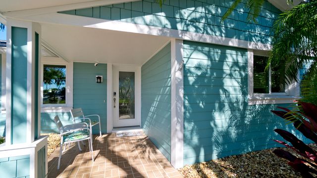 504 69th Street, Holmes Beach, FL 34217