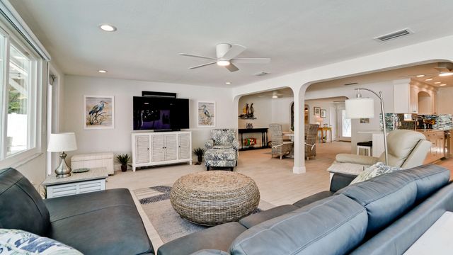 504 69th Street, Holmes Beach, FL 34217