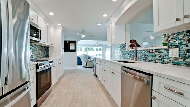 504 69th Street, Holmes Beach, FL 34217