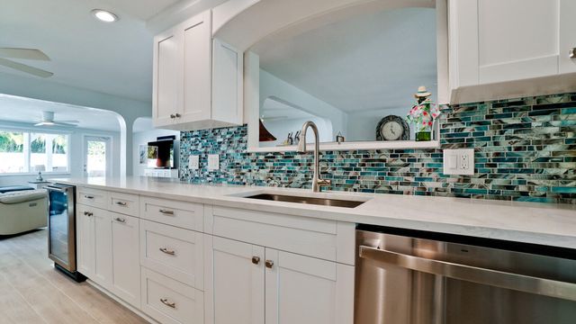 504 69th Street, Holmes Beach, FL 34217