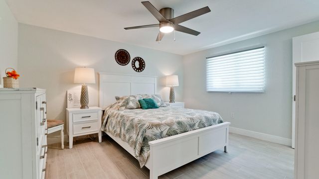 504 69th Street, Holmes Beach, FL 34217