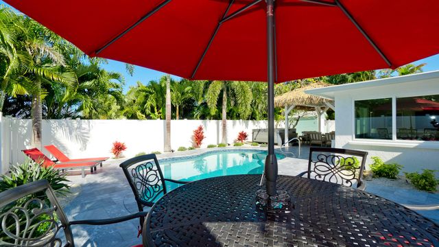 504 69th Street, Holmes Beach, FL 34217