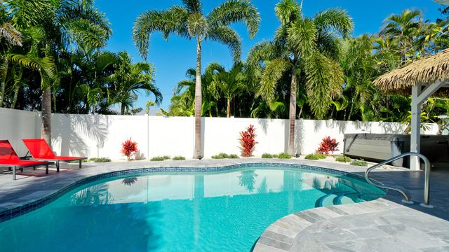 504 69th Street, Holmes Beach, FL 34217