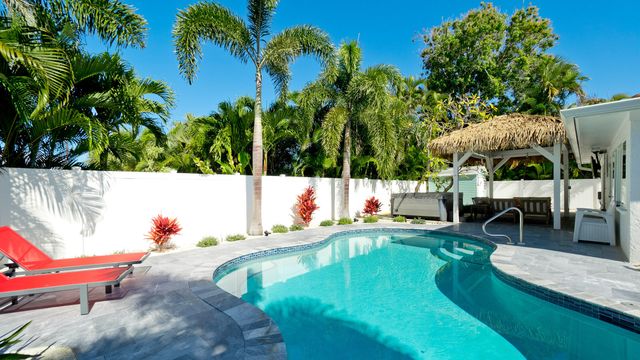 504 69th Street, Holmes Beach, FL 34217