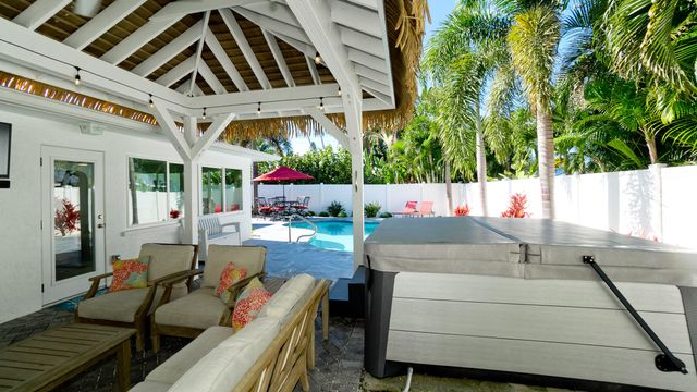 504 69th Street, Holmes Beach, FL 34217