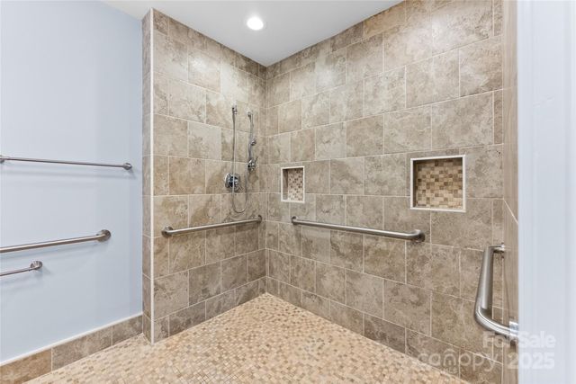 32 Southwicke Drive, Arden, NC 28704