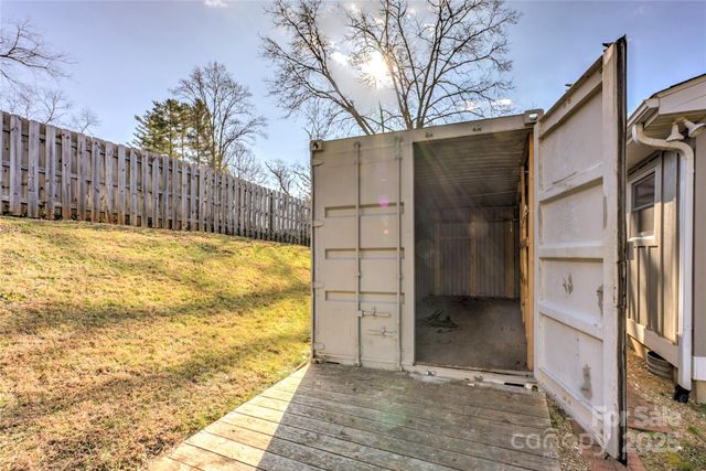 32 Southwicke Drive, Arden, NC 28704