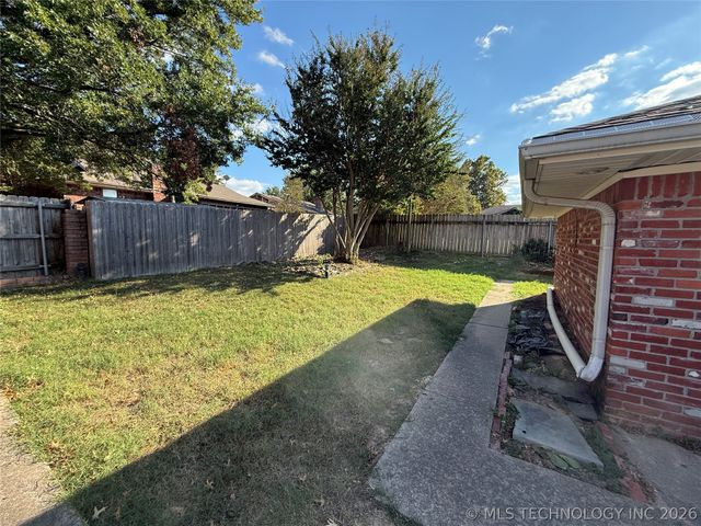 2706 Brookside Circle, Mcalester, OK 74501