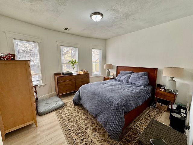 127 Eliot St 3, Brookline, MA 02467