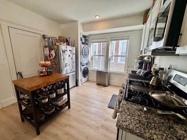 127 Eliot St 3, Brookline, MA 02467