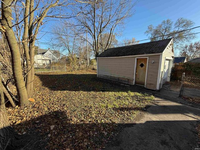 208 S Bendix Drive, South Bend, IN 46619