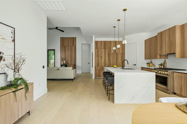 3210 Thompson ST, Austin, TX 78702