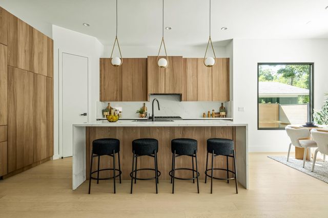 3210 Thompson ST, Austin, TX 78702