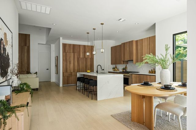 3210 Thompson ST, Austin, TX 78702
