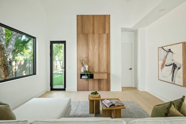 3210 Thompson ST, Austin, TX 78702