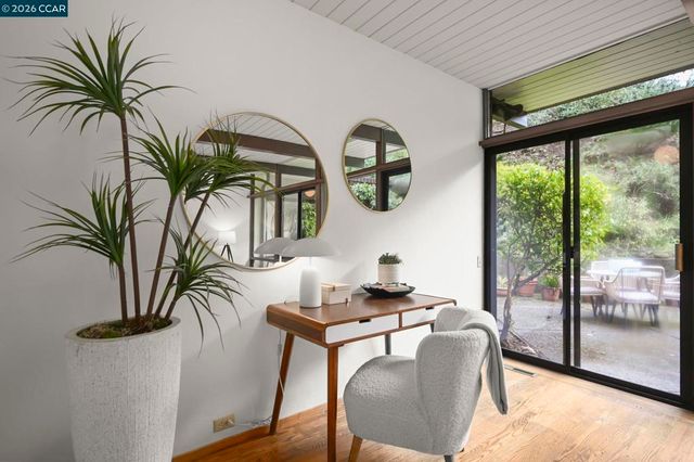 92 92 Evergreen Dr, Orinda, CA 94563