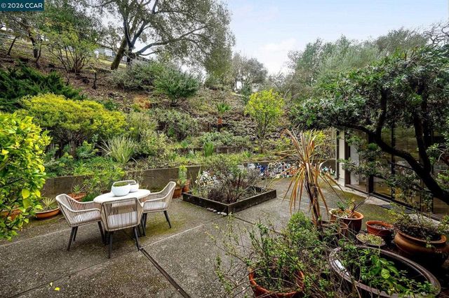 92 92 Evergreen Dr, Orinda, CA 94563