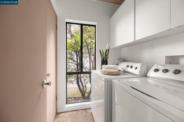 92 92 Evergreen Dr, Orinda, CA 94563