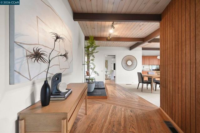 92 92 Evergreen Dr, Orinda, CA 94563