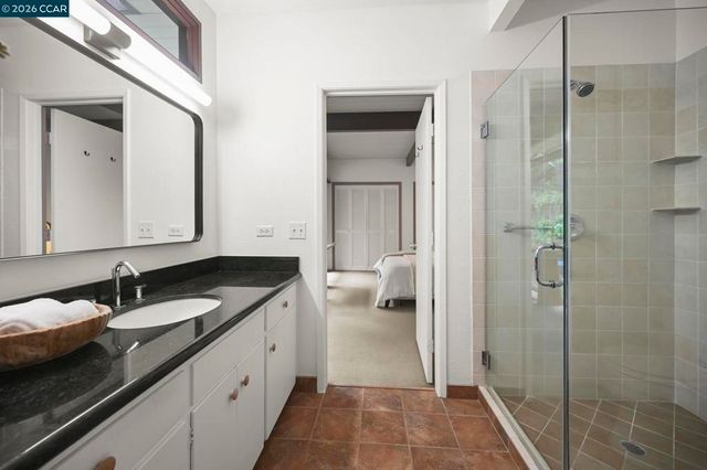 92 92 Evergreen Dr, Orinda, CA 94563