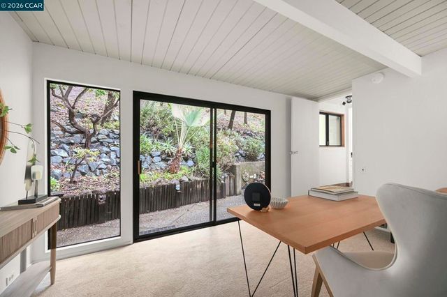 92 92 Evergreen Dr, Orinda, CA 94563