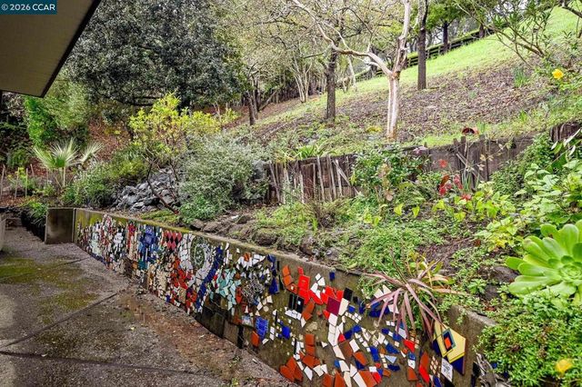 92 92 Evergreen Dr, Orinda, CA 94563