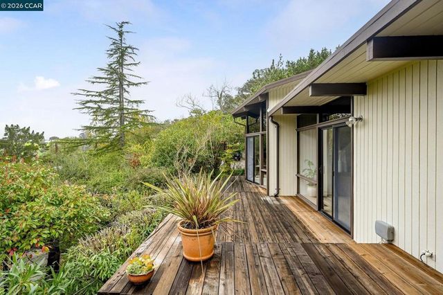 92 92 Evergreen Dr, Orinda, CA 94563