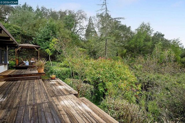 92 92 Evergreen Dr, Orinda, CA 94563