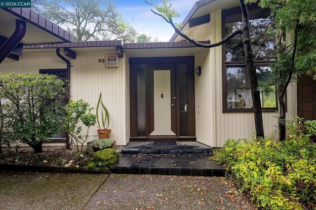 92 92 Evergreen Dr, Orinda, CA 94563