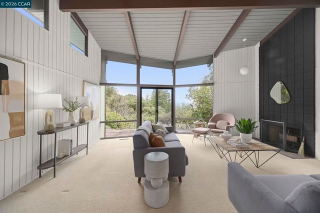 92 92 Evergreen Dr, Orinda, CA 94563