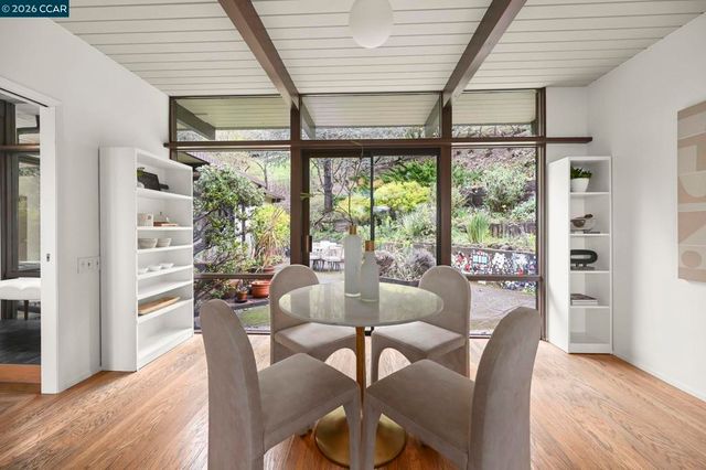 92 92 Evergreen Dr, Orinda, CA 94563