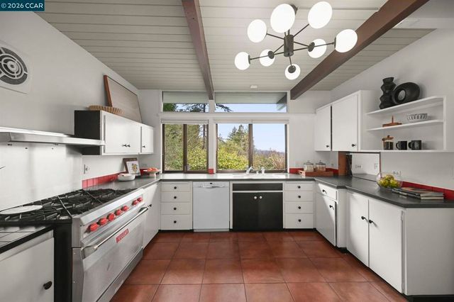 92 92 Evergreen Dr, Orinda, CA 94563