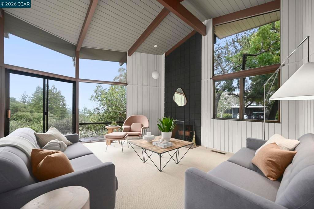 92 92 Evergreen Dr, Orinda, CA 94563