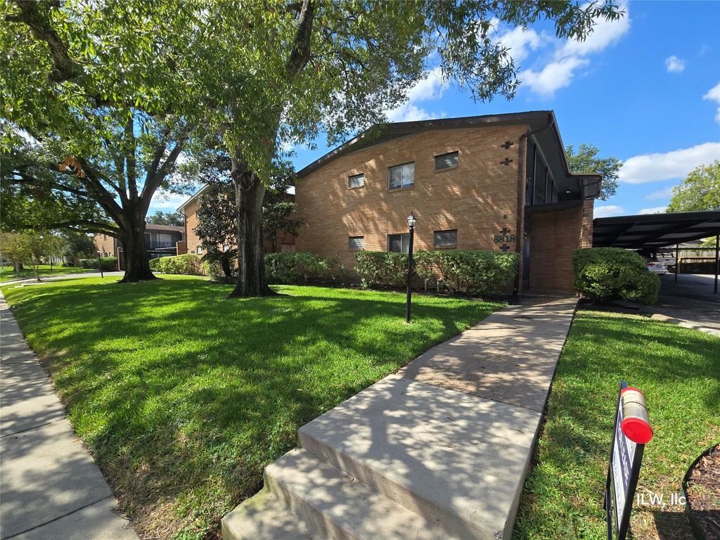 8818 Ilona Lane 6, Houston, TX 77025